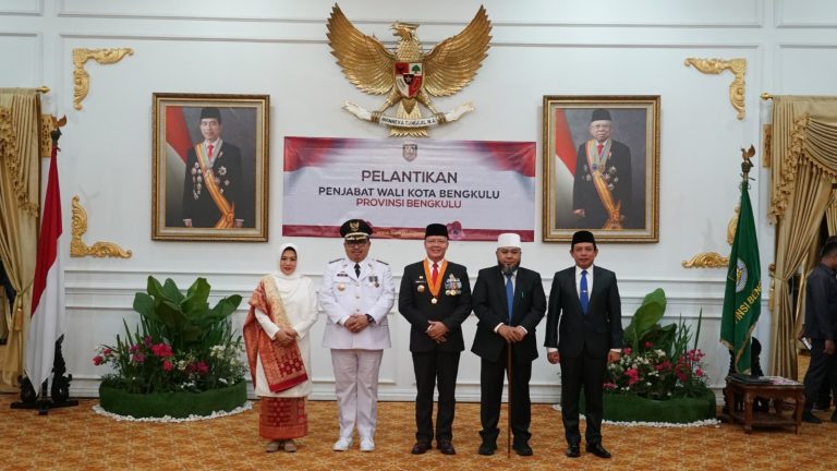 Gubernur Bengkulu Resmi Lantik Arif Gunadi Sebagai Penjabat Wali Kota Bengkulu