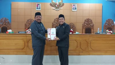 Juhaili Pimpin Rapat Paripurna DPRD Bengkulu Utara Bahas Nota Pengantar R-APBD Tahun 2024