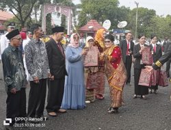 Upacara Penutupan HUT Bengkulu Utara, Ketua DPRD BU Bagikan  Bingkisan Kepada Masyarakat