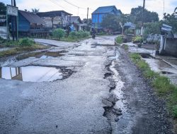 Kerusakan Jalan di Kota Arga Makmur Patut Menjadi Perhatian Serius Pemkab Setempat, Bahaya Mengintai Pengguna Jalan