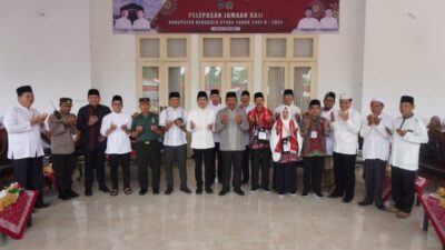 Pemkab Bengkulu Utara Resmi Memberangkatkan 208 Calon Jamaah Haji di Balai Daerah Kota Arga Makmur