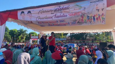 Senam Sehat Bersama Arie Septia Adinata di Kecamatan Padang Jaya Dihadiri Ribuan Peserta