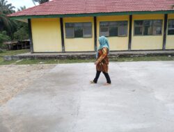 Tingkatkan Prestasi Siswa di Bidang Olahraga SMKN 3 Kaur Gotong Royong Bangun Lapangan Futsal dan Bulu Tangkis