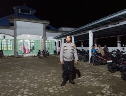 Kapolsek Lebong Tengah Pimpin Pengamanan Sholat Tarawih di Masjid Al Aamiin
